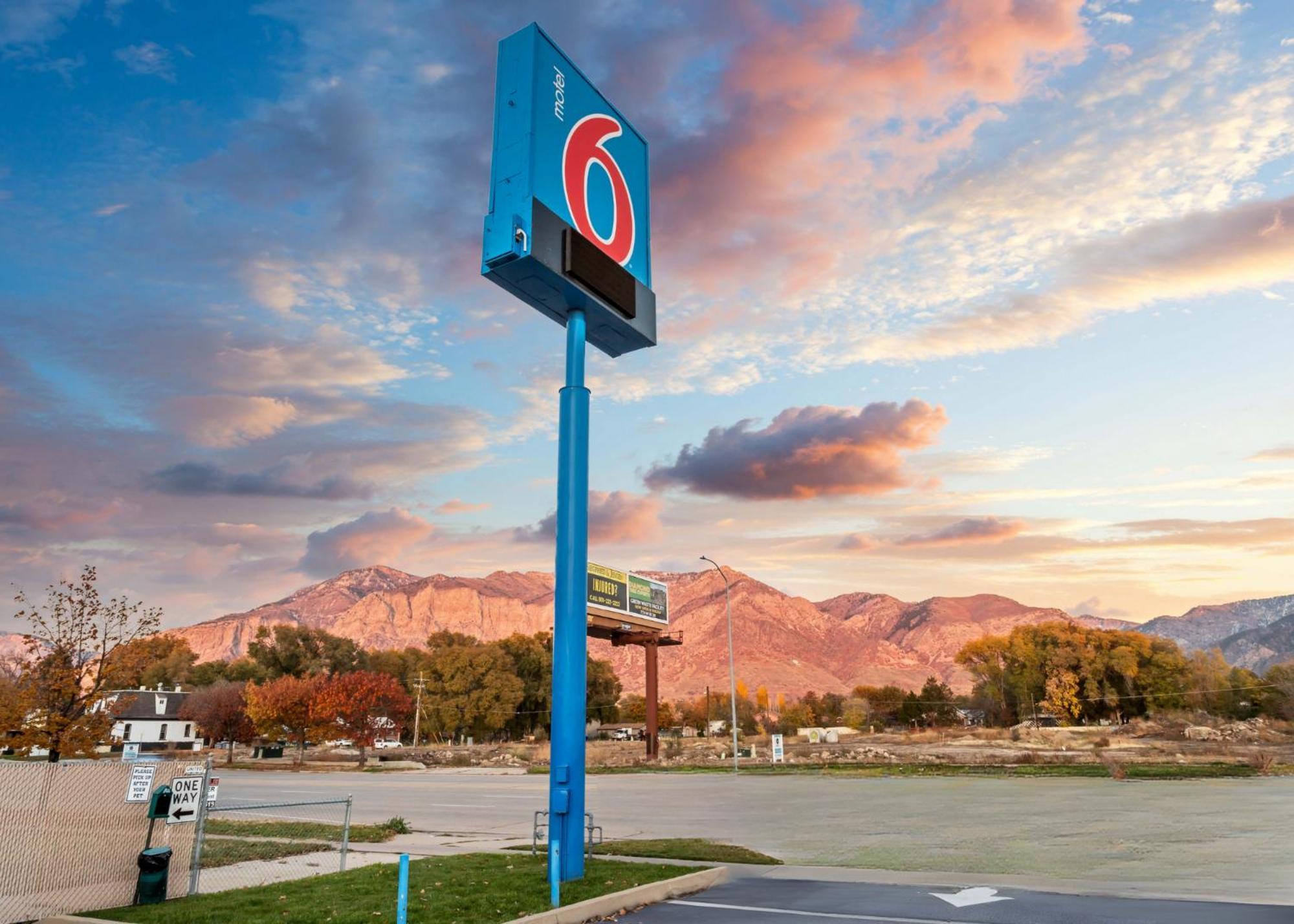 Motel 6 Ogden, Ut- Downtown المظهر الخارجي الصورة